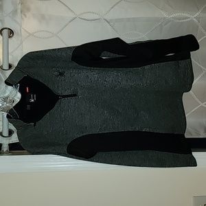 Men's Spyder sweatshirt never worn excellent condition, size XL